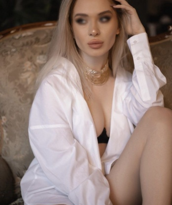 Альбина, 21